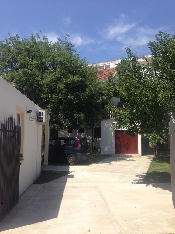 Apartments Aleksic Sutomore Exterior photo